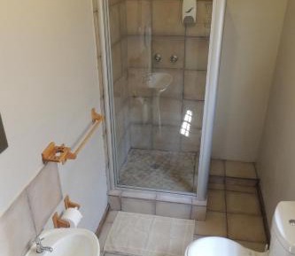 Twin Room with Shower