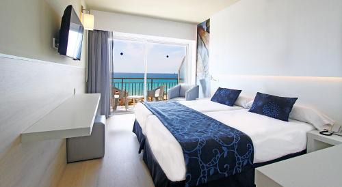 Double or Twin Room with Sea View
