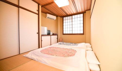 Twin Room with Shower