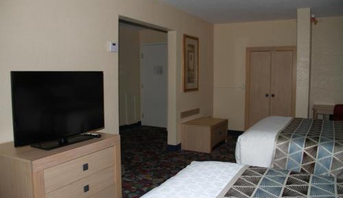 Queen Room with Two Queen Beds - Non-Smoking