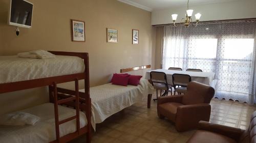 One-Bedroom Apartment (5 Adults)