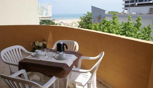 One-Bedroom Apartment with Terrace and Sea View