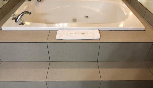 King Room with Spa Bath