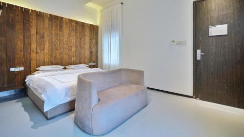 Queen Room with Spa Bath