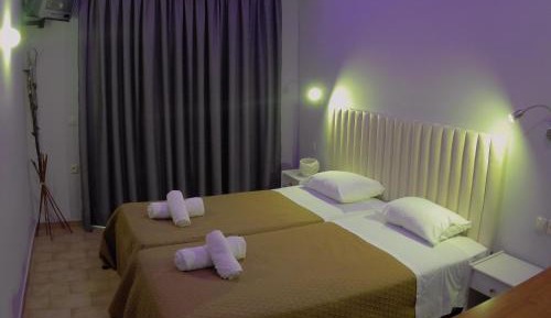 Standard Twin Room with Mountain View