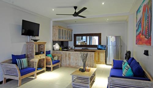 One-Bedroom Villa with Infinity Pool - Mid Level