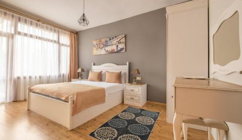 Deluxe Large Apartment