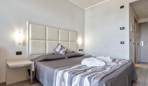 Double or Twin Room with Balcony