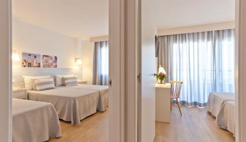 Family Suite - 2 Rooms (5 Adults)