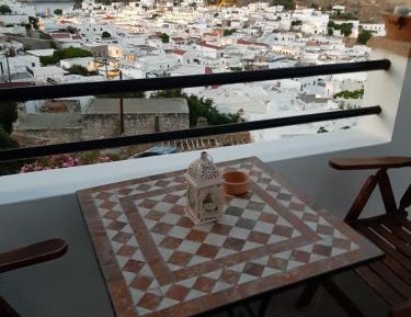 Studio with Sea View (3 Adults)