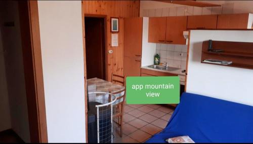 Apartment with Mountain View