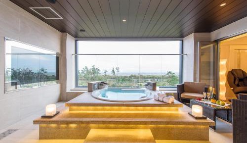 King Suite with Ocean View