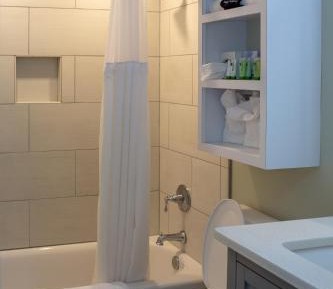 One-Bedroom King Suite with Street View - Stair Access Only