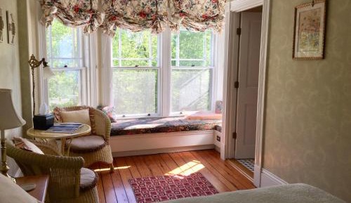 Queen Room with Garden View