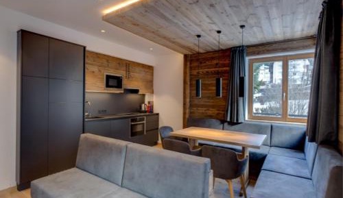 Deluxe Apartment