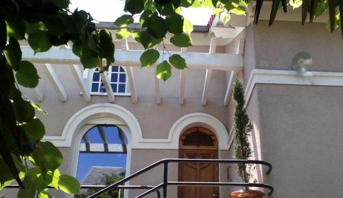 Apartment with Garden View