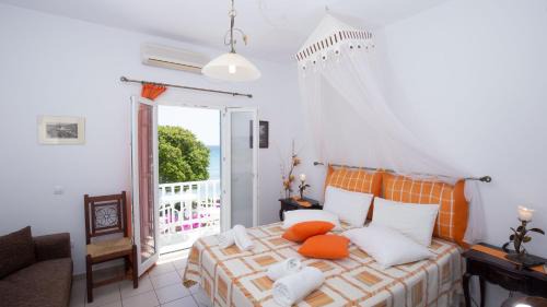 Triple Room with Sea View