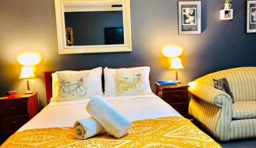 Queen Room with Sofa Bed