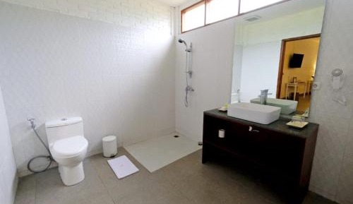 Family Room with Garden View