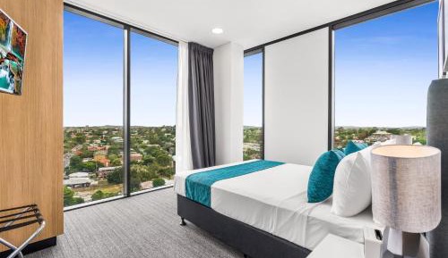 One-Bedroom City View
