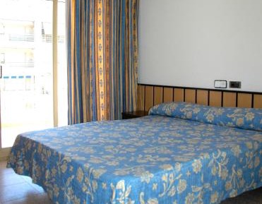 One-Bedroom Apartment (2 Adults + 2 Children)