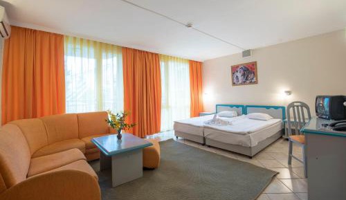 Two-Bedroom Apartment (4 Adults)