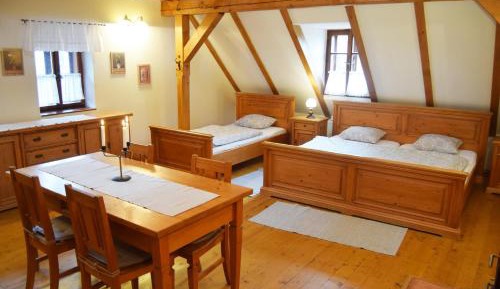 Quadruple Room with Private Bathroom