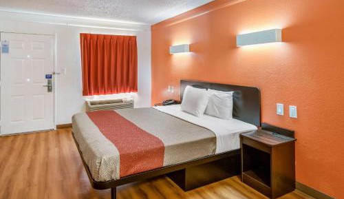 King Room - Non-Smoking