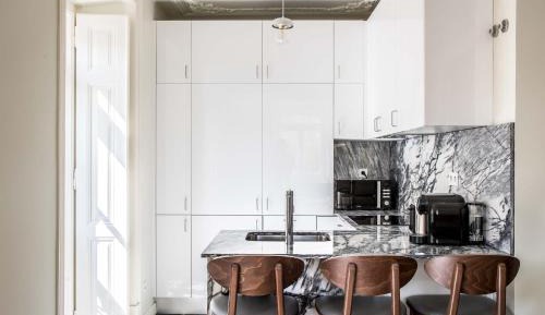 One-Bedroom Deluxe Apartment