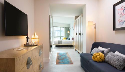 Kindred Suite with Accessible Tub