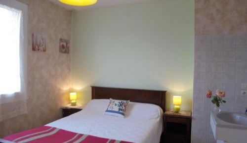 Single Room with Shared Shower and Toilet