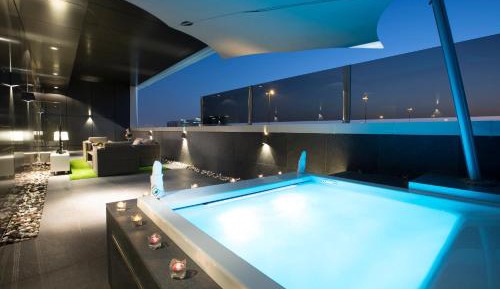 Royal Suite With Terrace and Jacuzzi