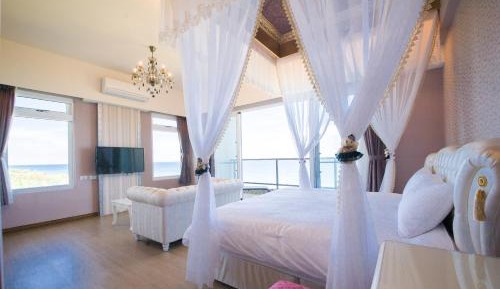 Deluxe Double Room with Balcony and Sea View