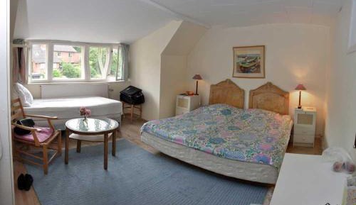 Triple Room with Shared Bathroom