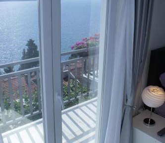 Deluxe Triple Room with Sea View
