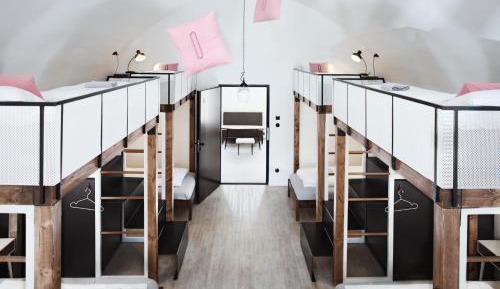Bed in 10-Bed Mixed Dormitory Room
