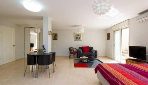Studio Apartment with Sea View