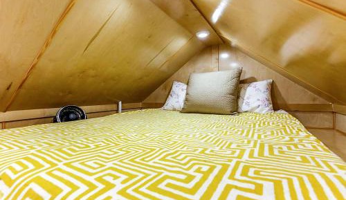 Single Room with Private Bathroom