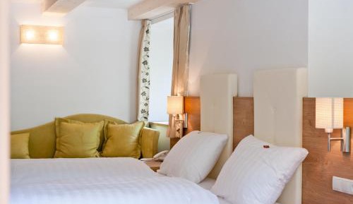 Classic Double Room with Balcony