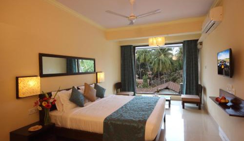 Deluxe Double Room with Pool View