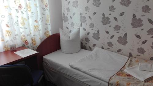 Large Twin Room