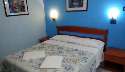 Standard Double Room with Shared Bathroom