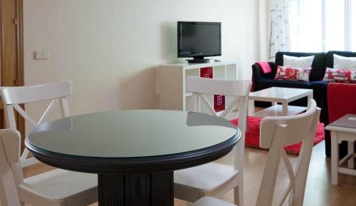 Two-Bedroom Apartment (5 Adults)