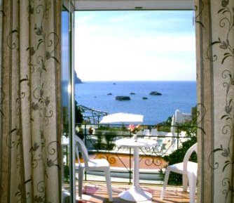 Standard Triple Room with Sea View