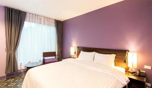 Deluxe Double Room with Round Trip Airport Transfer