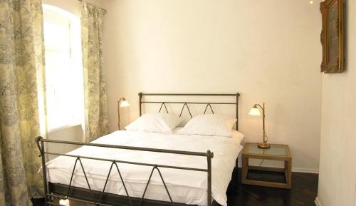 Three-Bedroom Apartment with Balcony