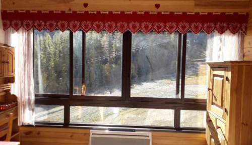 Apartment with Mountain View