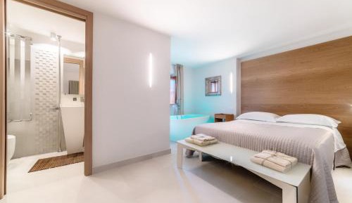 One-Bedroom Apartment with Garden View