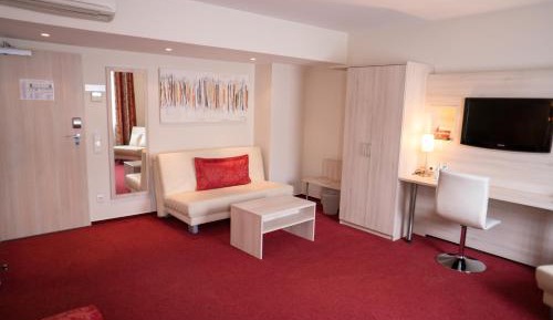 Family Room (4 Adults)