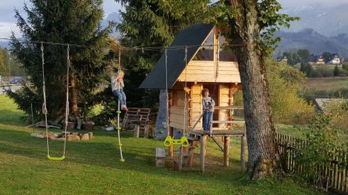 Apartment with Mountain View